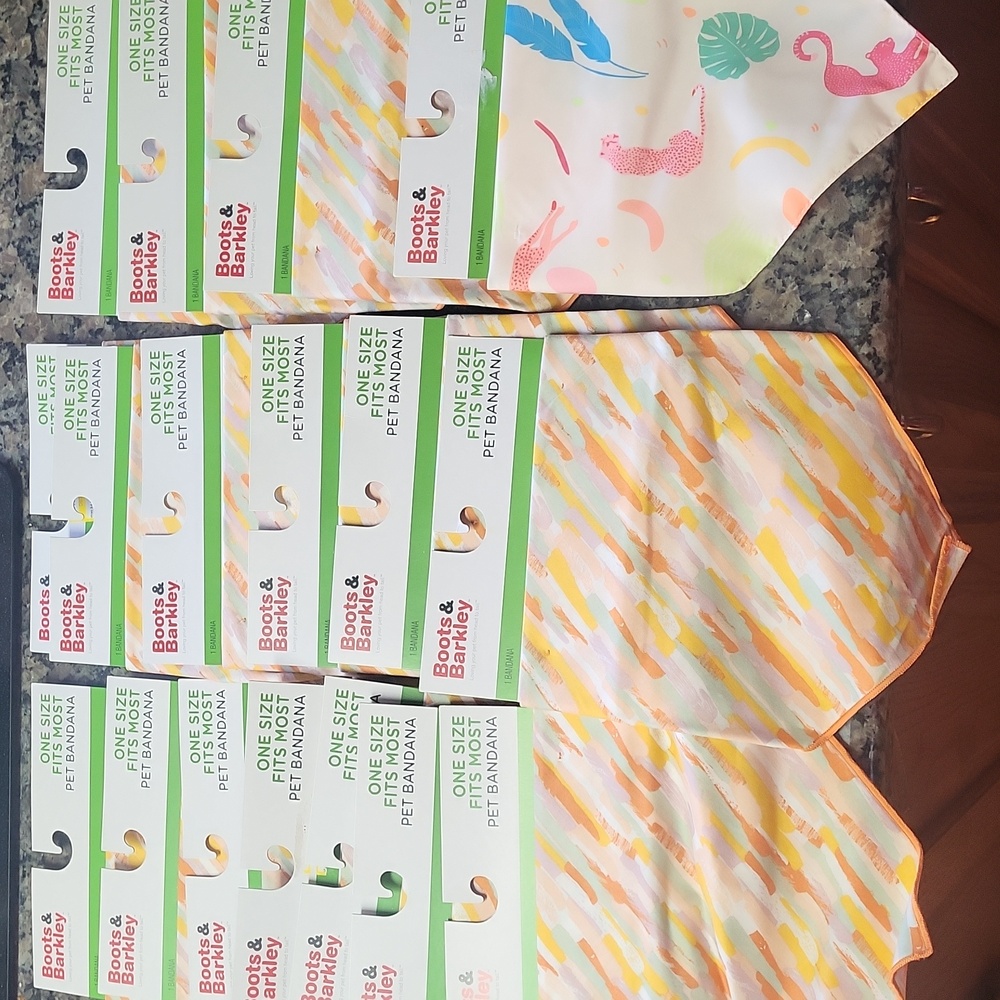 Lot of  17 NWT Boots & Barkley Pet Bandanas one size fits most white, orange gre